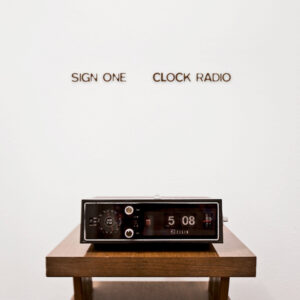 sign one - Clock Radio - MP3